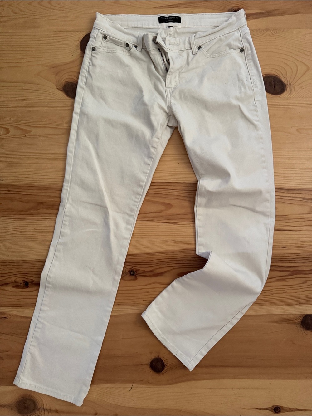 Banana Republic Women’s White Slim Straight Jeans
